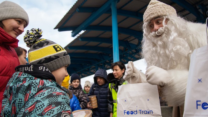 Понад дві тисячі порцій різдвяних страв: потяг-кухня відвідав Запоріжжя