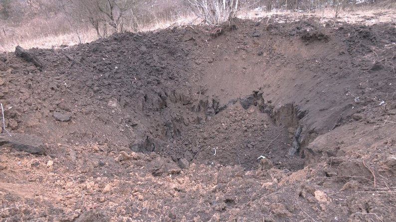 "Яскраве світло і накрило склом": мешканці пошкодженої багатоповерхівки про російський ракетний обстріл Запоріжжя