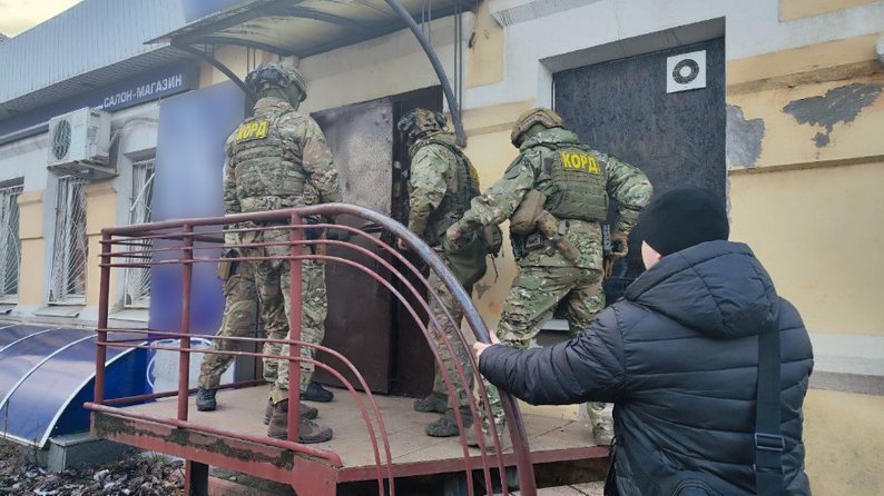 У Запоріжжі під вивіскою салону-магазину працював підпільний гральний заклад