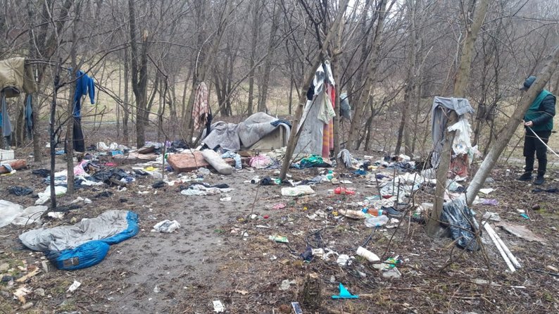 У Запоріжжі поряд з державним медичним університетом виявлено стихійне сміттєзвалище