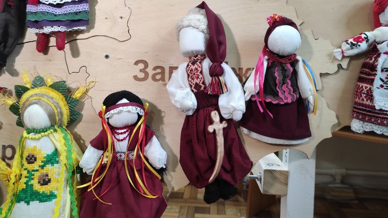 "Обійми": унікальну мапу України з ляльками-мотанками представили в Запоріжжі