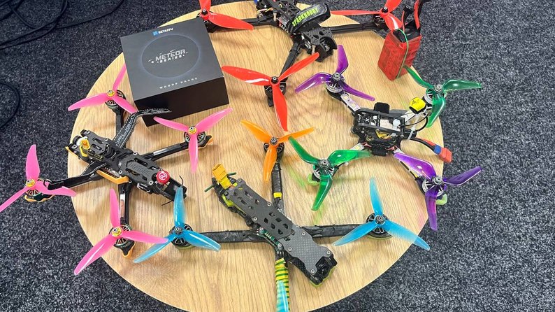 У Запоріжжі навчають цивільних керувати FPV-дронами