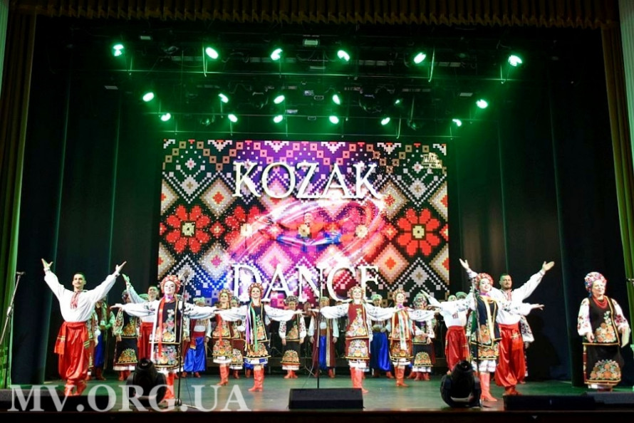 До дня танцю - ансамбль-візитівка Запоріжжя подарував глядачам яскраве свято (фото)