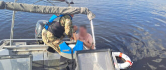 Не впорався із течією - у передмісті Запоріжжя мало не потонув чоловік (фото)