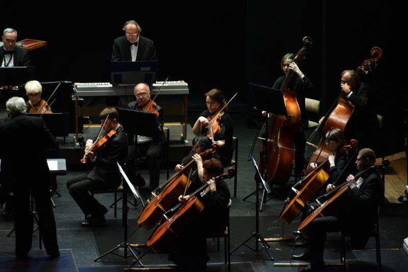 Неймовірна прем'єра - у Запорізькій обласній філармонії зіграли світські шедеври Баха (фото)