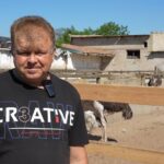 "Наше завдання вижити, і ми виживаємо": історія власника страусиної ферми з села Розумівка Запорізької області