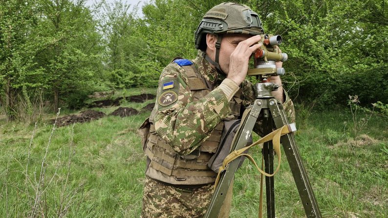 Поєднує службу і творчість: історія військового на позивний "Поет", який воює на Запорізькому напрямку