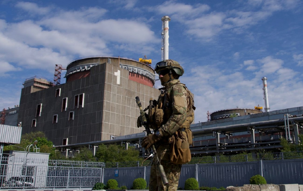Дрони-камікадзе над ядерними реакторами - росіяни запускають безпілотники з ЗАЕС