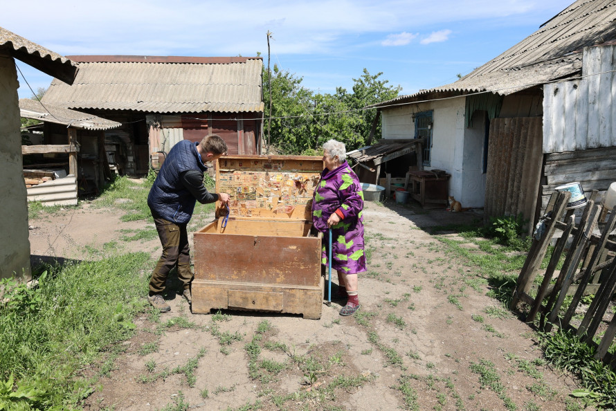 Фотографії, спогади, предмети побуту - запорізькі історики рятують з-під обстрілів родинні пам'ятки