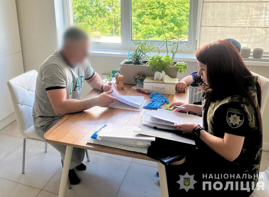 Троє запоріжців вкрали гроші на закупівлі дров для прифронтових сіл - подробиці