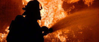 У Запоріжжі під час пожежі ледь не загинули двоє людей – подробиці від рятувальників