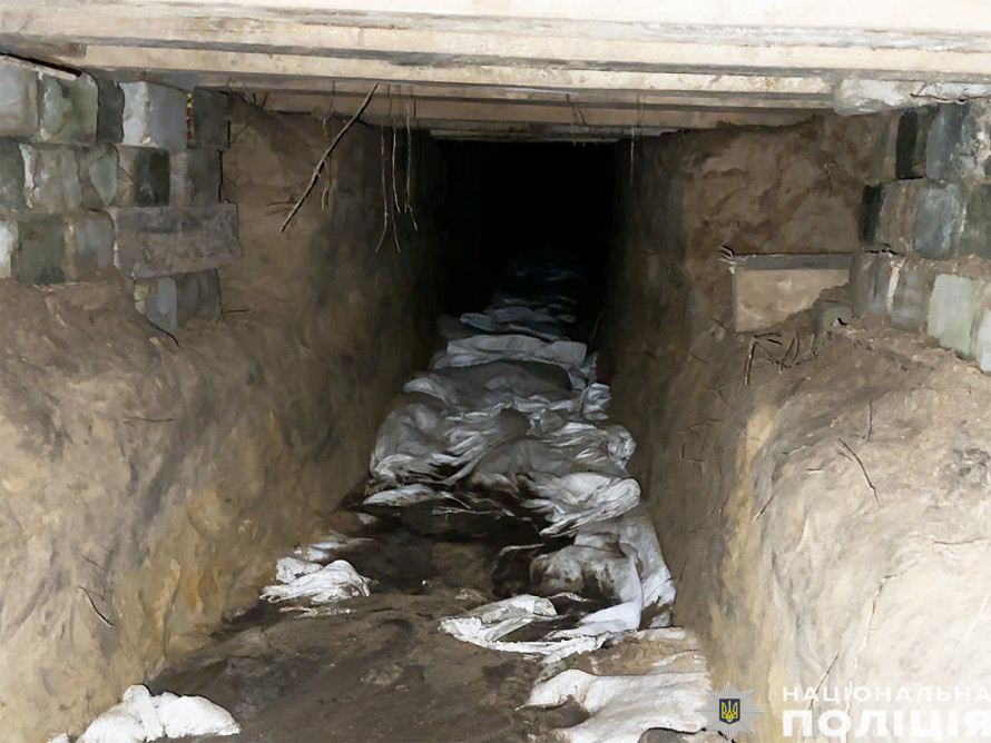 Викопали тунель та заклали вибухівку - мешканець Запоріжжя зі спільником намагався пограбувати банк