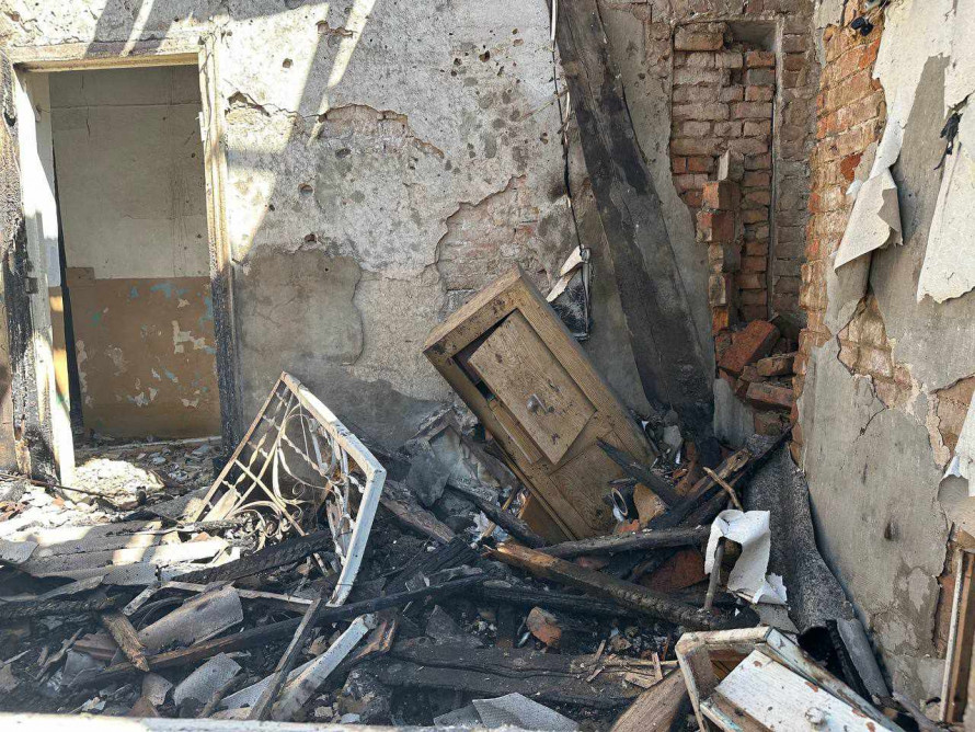 "Знищено все" - російські обстріли зруйнували редакцію газети у прифронтовому Оріхові (фото)