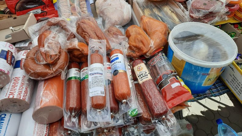 "Наші люди не голодні": як у прифронтових громадах Запорізької області працюють магазини та які ціни на продукти