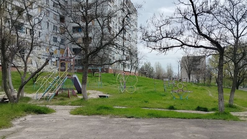 "Дуже важко. А куди нам діватися": як попри постійні обстріли живуть у Степногірську на Запоріжжі