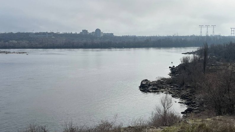 Через ризик інфекційних захворювань купатися в річці Дніпро в межах Запоріжжя не рекомендується