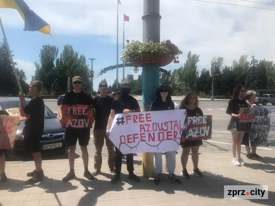 «Не мовчи! Полон вбиває!»: у Запоріжжі вимагали повернути додому героїв