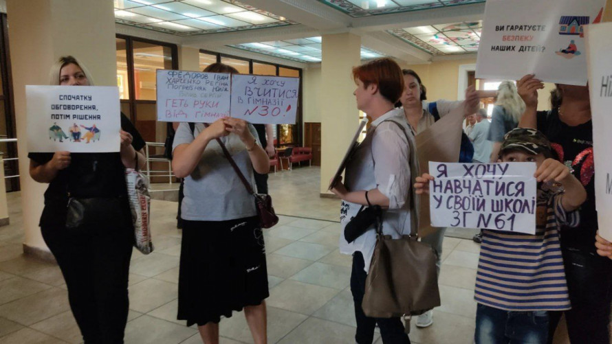 Скасування електрички, закриття шкіл, об’єднання лікарень та платний проїзд - головні події Запоріжжя за тиждень