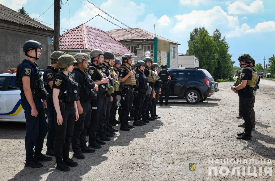 Ворог скинув на селище у Запорізькому районі фугасну авіабомбу - евакуювали жителів (відео)