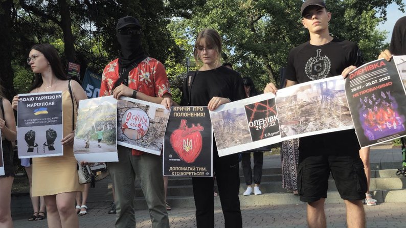 "Вони виборювали нашу свободу": у Запоріжжі відбулася акція пам'яті загиблих внаслідок російського теракту в Оленівці