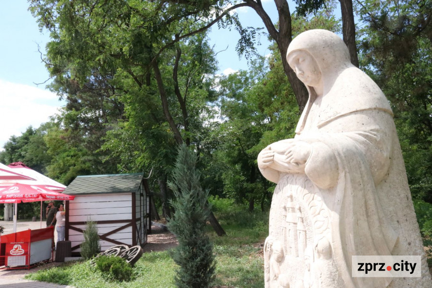 Як у Запоріжжі з'явились сім скульптур-оберегів, які знаходяться на Хортиці, та що вони символізують - фото