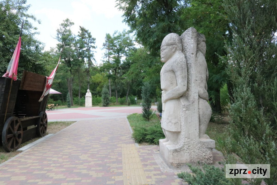 Як у Запоріжжі з'явились сім скульптур-оберегів, які знаходяться на Хортиці, та що вони символізують - фото