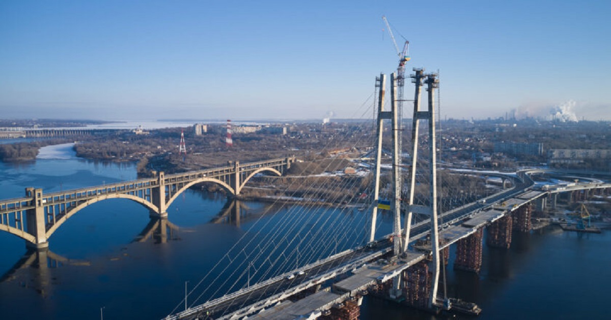 Компанію "Онур" зобов‘язали повернути 283 млн грн авансу за будівництво мостів у Запоріжжі
