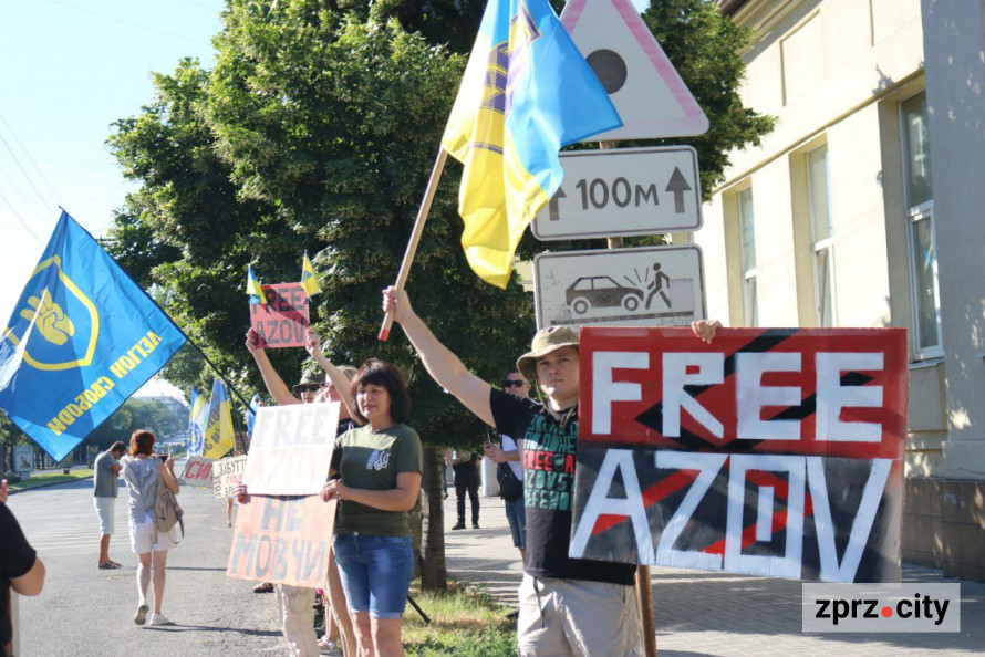 "Не маємо права забувати про Героїв" - у Запоріжжі відбулася акція на підтримку полонених захисників (фото)