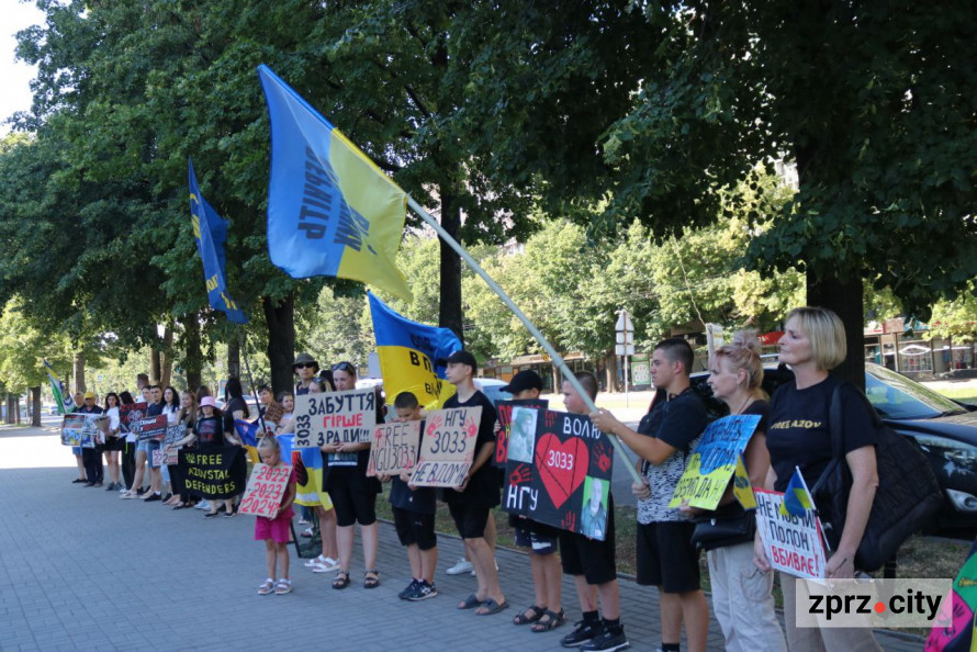 "Не маємо права забувати про Героїв" - у Запоріжжі відбулася акція на підтримку полонених захисників (фото)