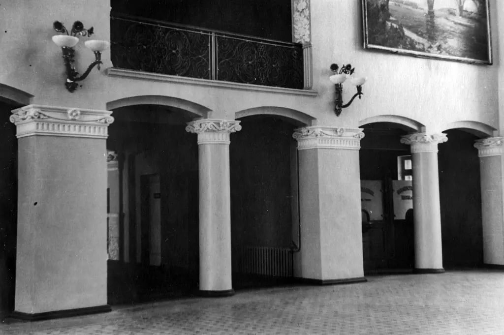 Відновлений після Другої світової - як виглядав вокзал "Запоріжжя-1" майже 70 років тому (фото)