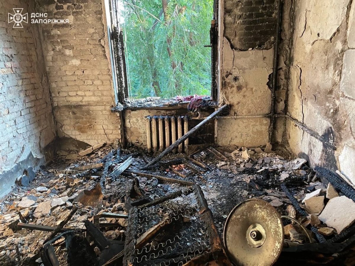 Вивели 15 людей з палаючого будинку – у Запоріжжі сталася пожежа