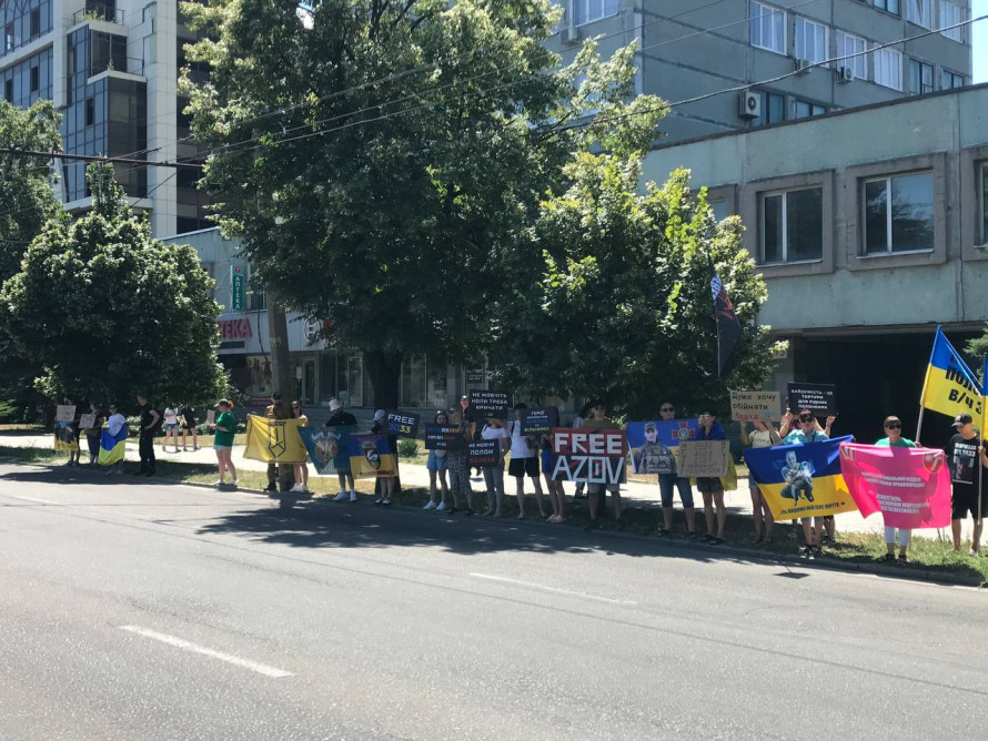 «Всіх люблю, чекаю на повернення» -  у Запоріжжі родичі військовополонених провели чергову акцію на їх підтримку