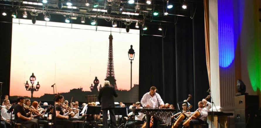 З французьким шармом: у Запоріжжі слухачі не хотіли відпускати музикантів зі сцени