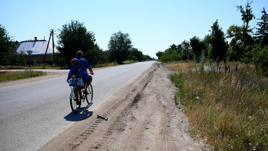 Жодного вцілілого будинку - мешканці Оріхова щоденно живуть під обстрілами понад два роки (фото, відео)