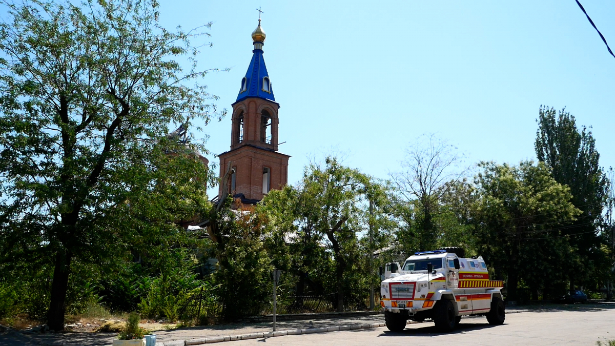 Жодного вцілілого будинку - мешканці Оріхова щоденно живуть під обстрілами понад два роки (фото, відео)