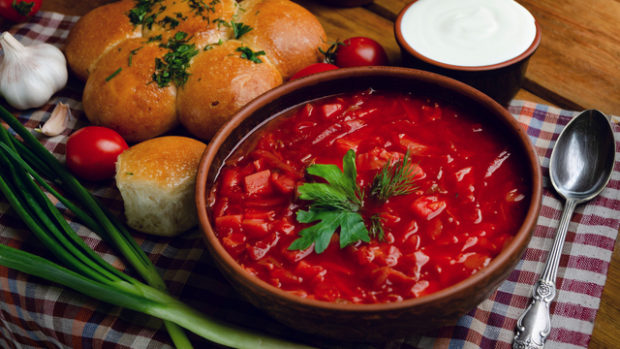 Готуємо борщ за традиційним українським рецептом  з додаванням кетчупу Торчин