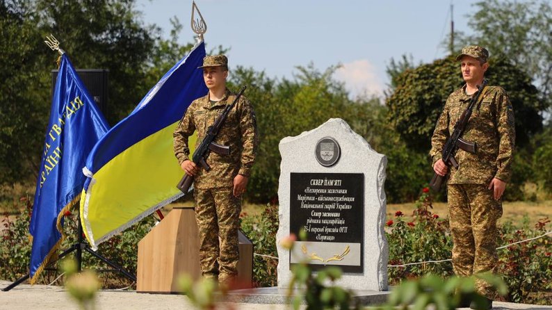 У Запоріжжі відкрили Алею Слави нацгвардійцям, які тримали оборону на Азовсталі