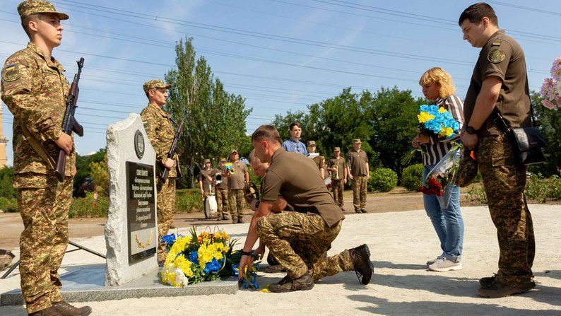 У Запоріжжі відкрили Алею Слави нацгвардійцям, які тримали оборону на Азовсталі