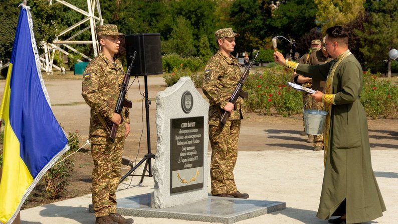 У Запоріжжі відкрили Алею Слави нацгвардійцям, які тримали оборону на Азовсталі