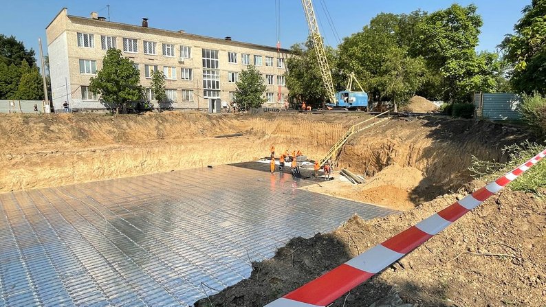 Зводиться фундамент: у Запоріжжі триває будівництво підземної школи