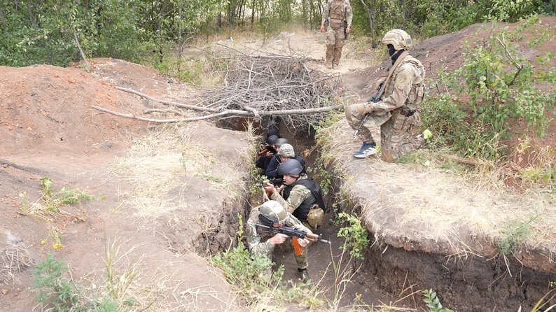 Військова підготовка для поліцейських: як тренують запорізьких правоохоронців бійці бригади НГУ "Кара-Даг"