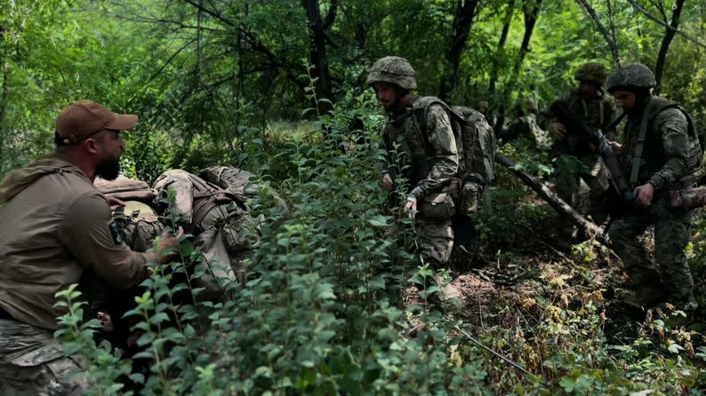 "Коли я одягнув цю форму, в мене мурашки пішли по тілу": історія колишніх в’язнів, які служать у лавах ЗСУ