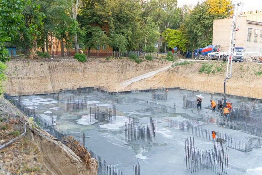 Будівництво підземної школи в центрі Запоріжжя вийшло на новий етап – що зараз роблять