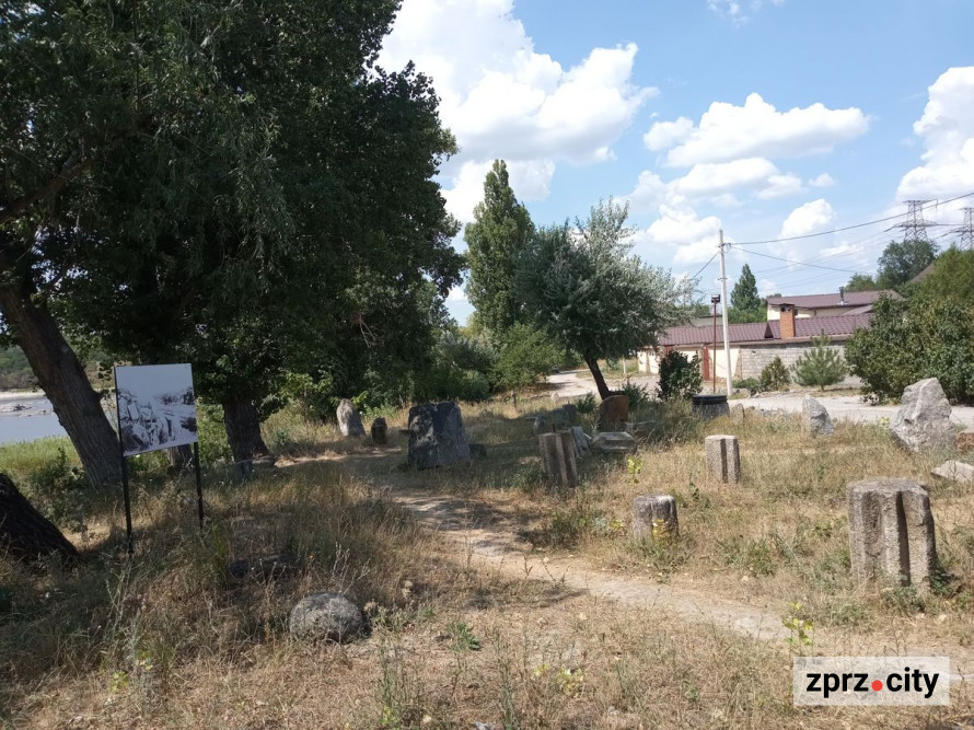 Дивовижні знахідки у Запоріжжі в урочищі Сагайдачного - як виглядає узбережжя Дніпра після падіння рівня води