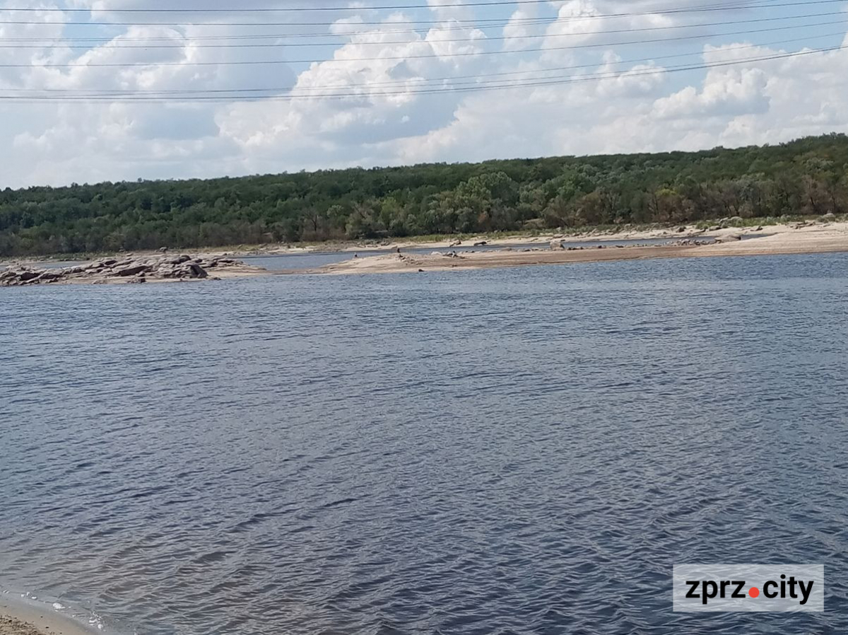 Дивовижні знахідки у Запоріжжі в урочищі Сагайдачного - як виглядає узбережжя Дніпра після падіння рівня води