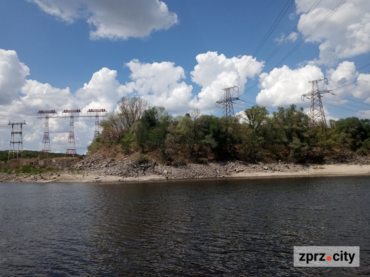 Дивовижні знахідки у Запоріжжі в урочищі Сагайдачного - як виглядає узбережжя Дніпра після падіння рівня води