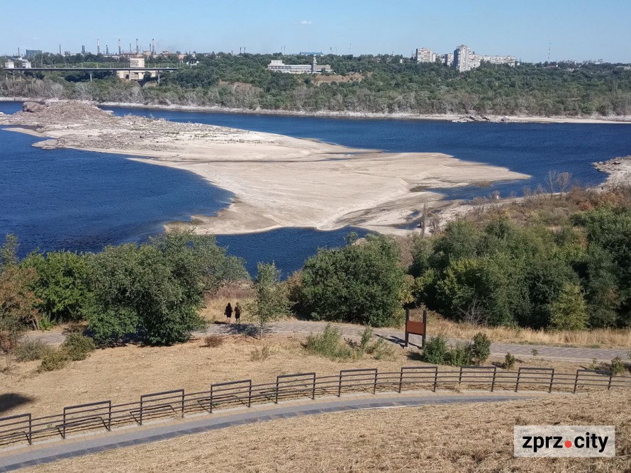 На скільки впав рівень води біля Хортиці цим літом та як це вплинуло на природу - думка науковця