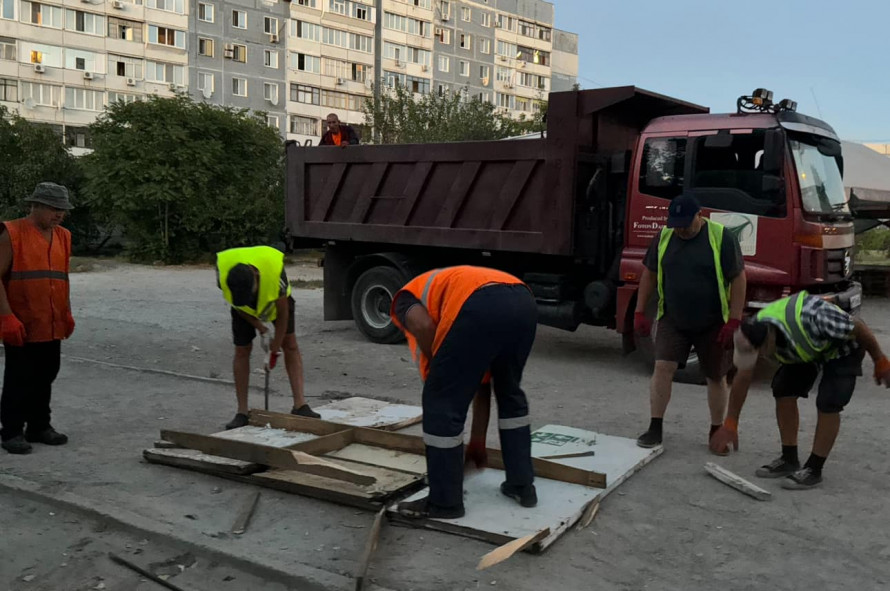 У Хортицькому районі прибрали шість тонн сміття – фото