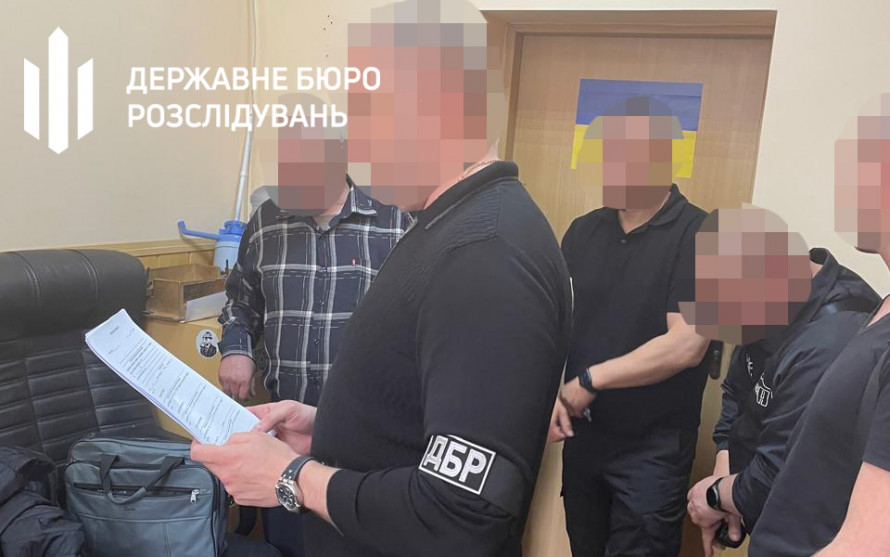 У Запоріжжі поліцейський шантажував військового, що повернувся з фронту після поранення