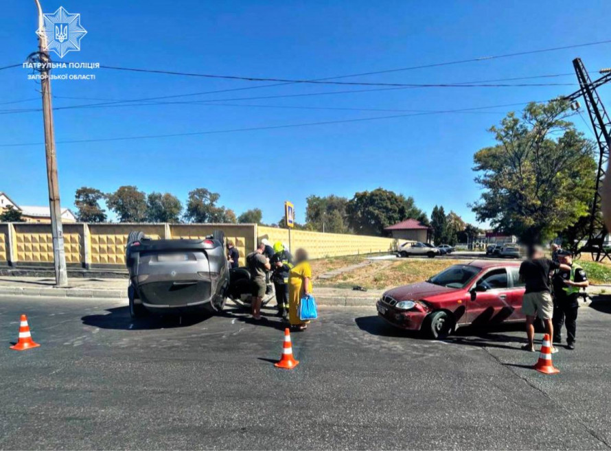 У Запоріжжі сталася аварія – дві машини не поділили дорогу